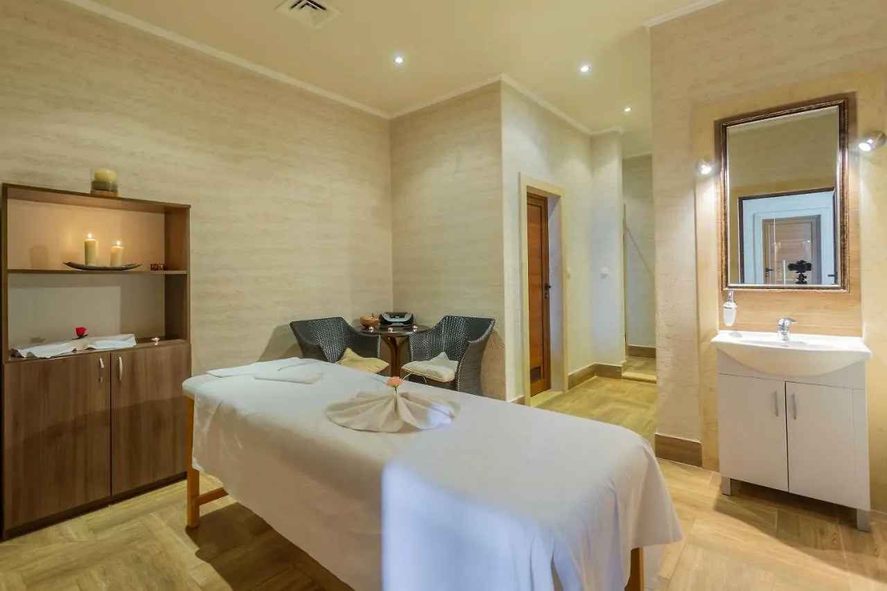 Gardenia Beach Palace Aparthotel 帕莫瑞